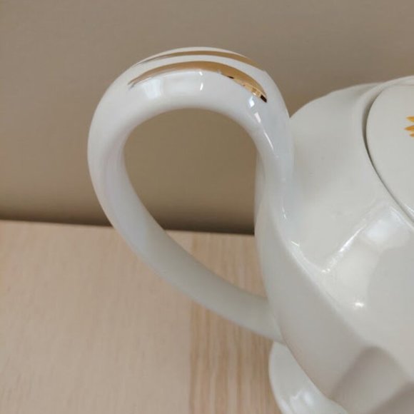 Tony Wood Studio 82 Floral Teapot - Picture 5 of 8